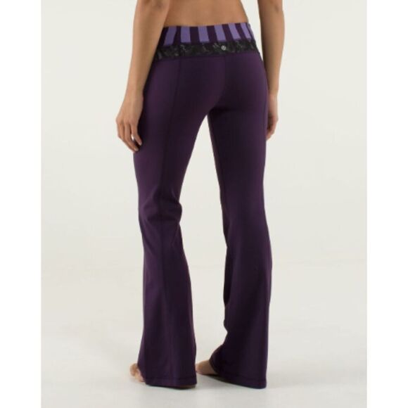 LULULEMON Purple Mid Rise Flare Workout Athletic Leggings Groove Pants Size 6 - Picture 2 of 12
